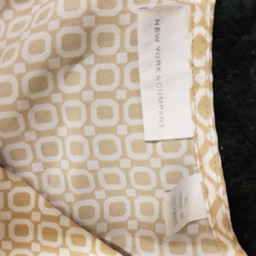 Cream/Taupe sleeveless blouse